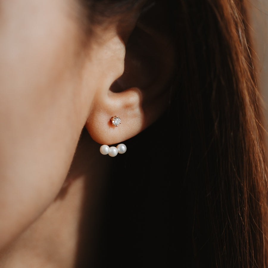 Trio Ear Jacket Goldohrringe mit natürlichen Perlen - Indira
