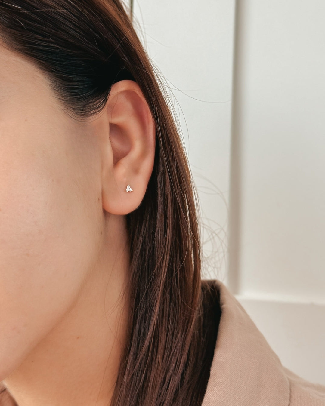 Labret-Piercing-Ohrringe aus Gelbgold Petals - Zirkonia - Indira