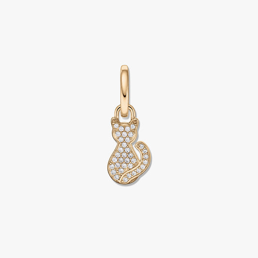 Anhänger in Goldoptik aus Sterlingsilber mit klarem Zirkonia, dargestellt vor weißem Hintergrund.