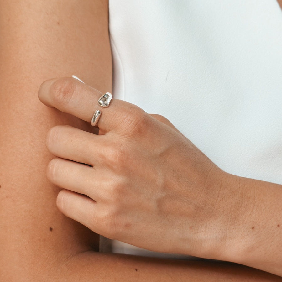 Huggie-Ring aus Silber – verstellbar – Indira