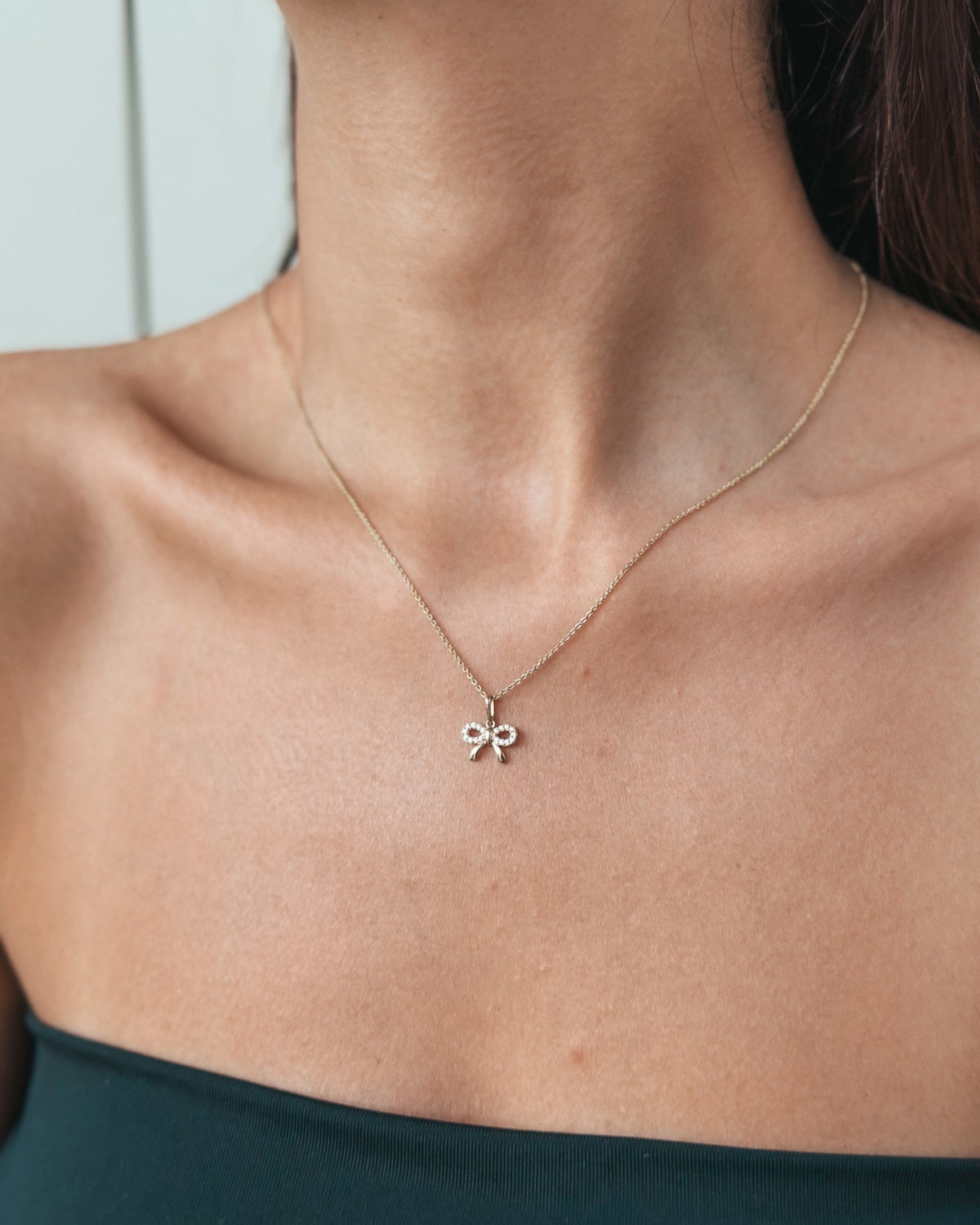 Bow Charm Anhänger aus Gelbgold - Indira