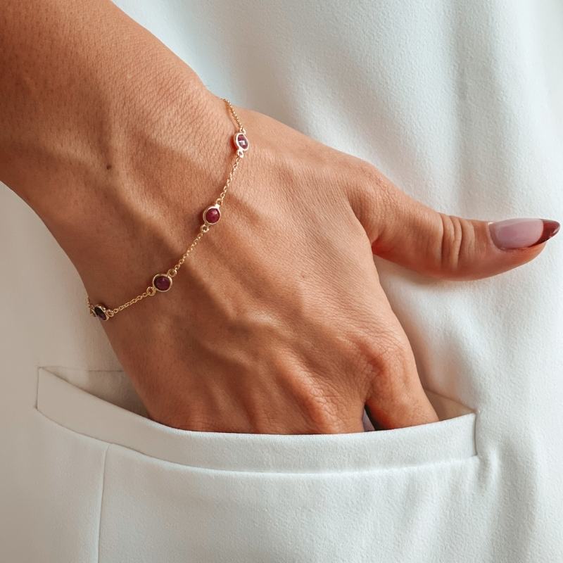 Silberarmband Birthstone Golden July - Rubin - Indira